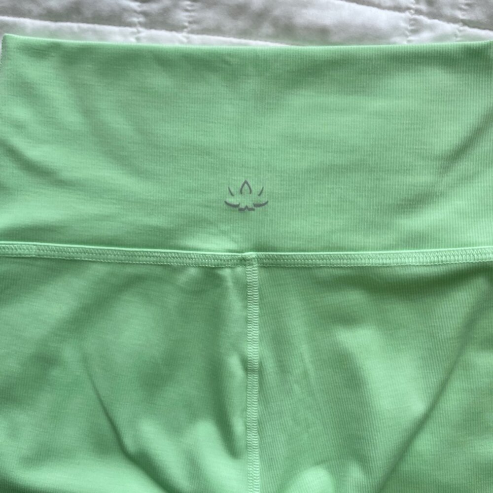 Beyond Yoga Rib High Waisted Midi Legging size M NWT - Picture 4 of 4